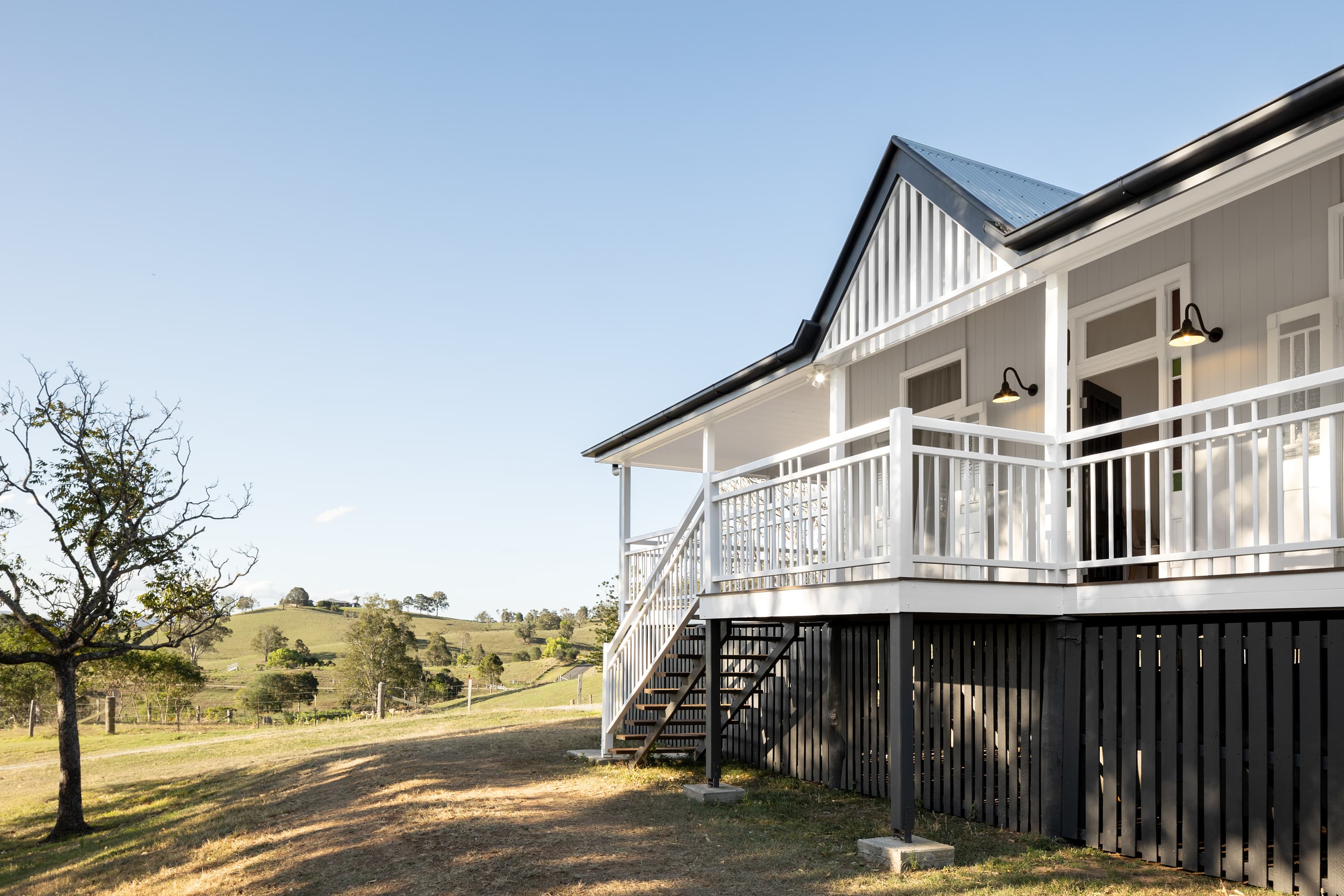 Stirling Residence — photo 1