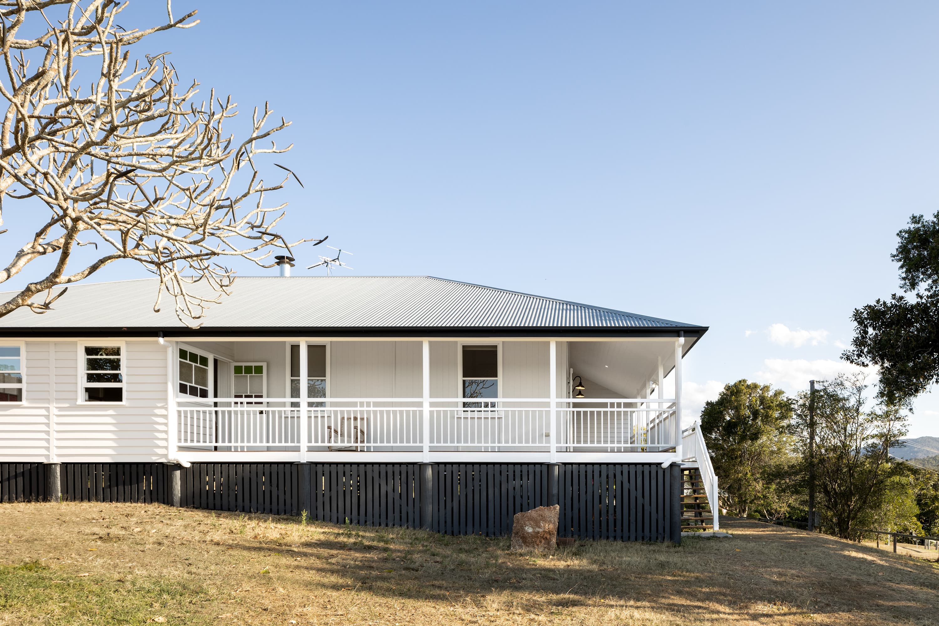 Stirling Residence — photo 2